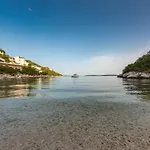 Apartament In With Balcony, Air Condition, Wifi, Washing Machine Vinišće