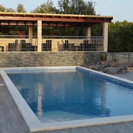 In With Balcony, Air Condition, Wifi, Washing Machine Apartment