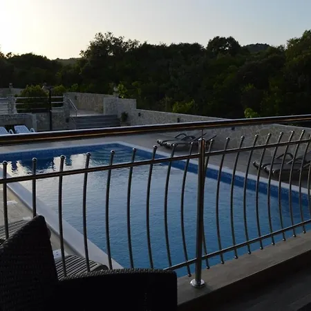 In With Balcony, Air Condition, Wifi, Washing Machine Apartment Vinisce