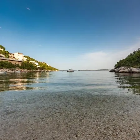 Daire In With Balcony, Air Condition, Wifi, Washing Machine Vinišće