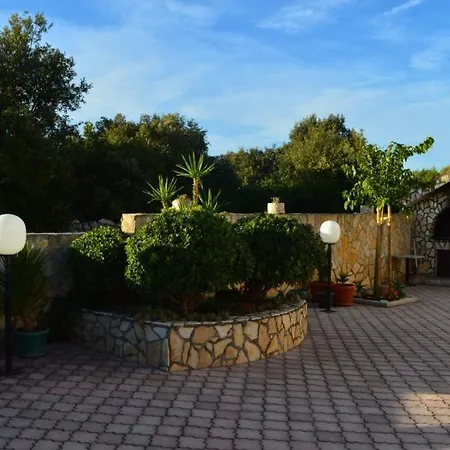 In With Balcony, Air Condition, Wifi, Washing Machine * Vinišće