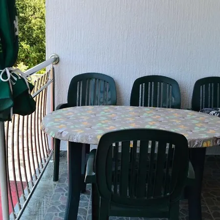 In With Balcony, Air Condition, Wifi, Washing Machine * Vinišće